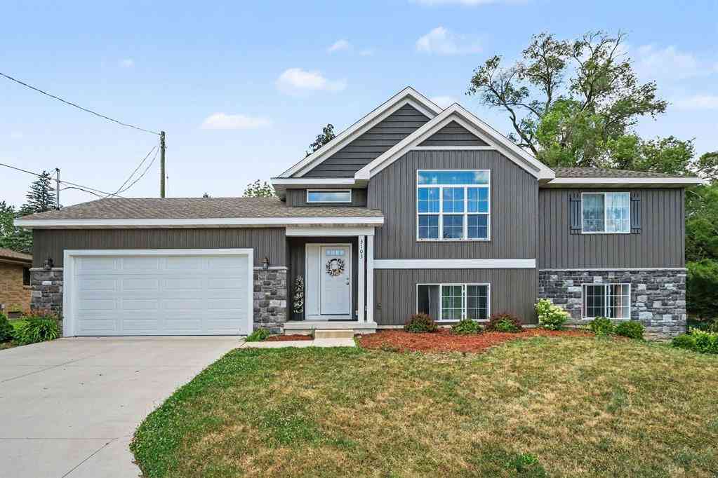 Homes For Sale - 3103 52nd Street Se SE<br/> Grand Rapids, MI 49512