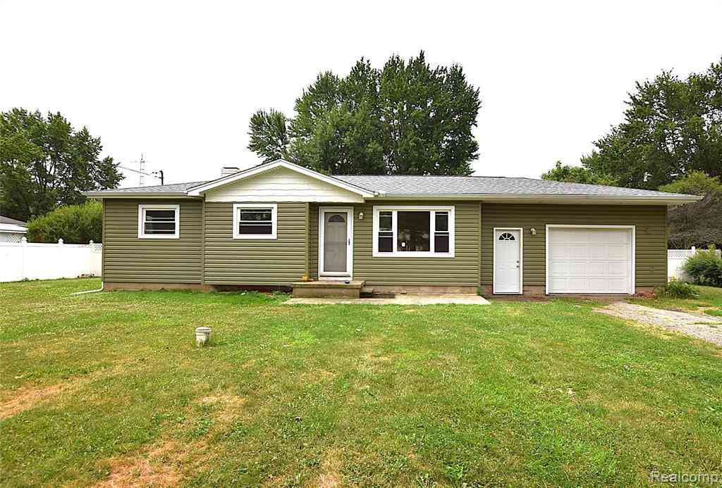 Homes For Sale - 8212 Ohara Drive <br/> Genesee County, Davison, MI 48423