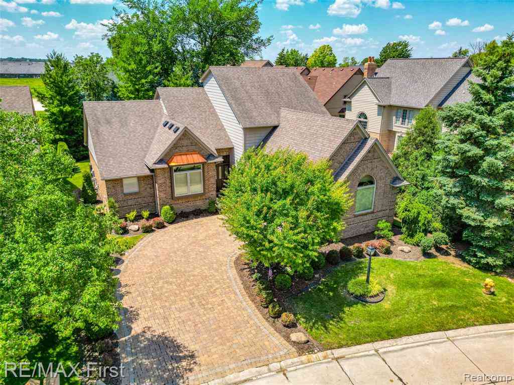 Homes For Sale - 44215 Riverview Ridge Drive <br/> Clinton Township, MI 48038