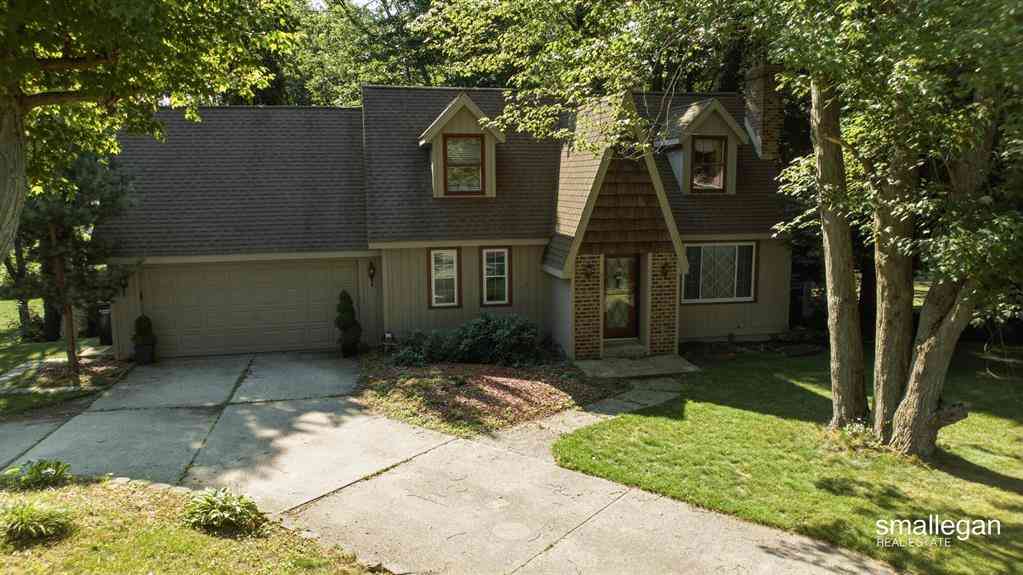 Homes For Sale - 827 Shadybrook Drive <br/> Holland, MI 49424