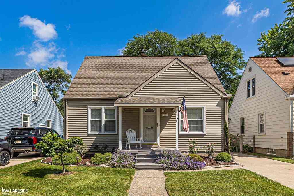 Homes For Sale - 1917 Harwood Avenue <br/> Royal Oak, MI 48067