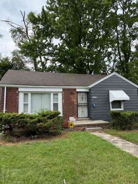 Homes For Sale - 15729 Greenfield Road <br/> Detroit, MI 48227
