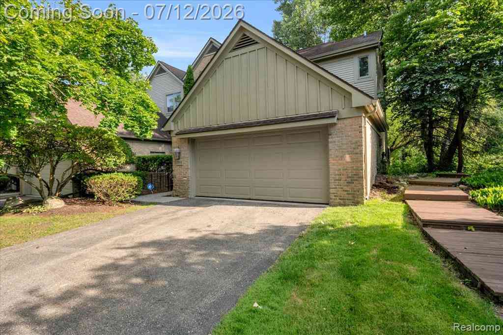 Condo For Sale - 37418 Legends Trail Drive <br/> Farmington, MI 48331
