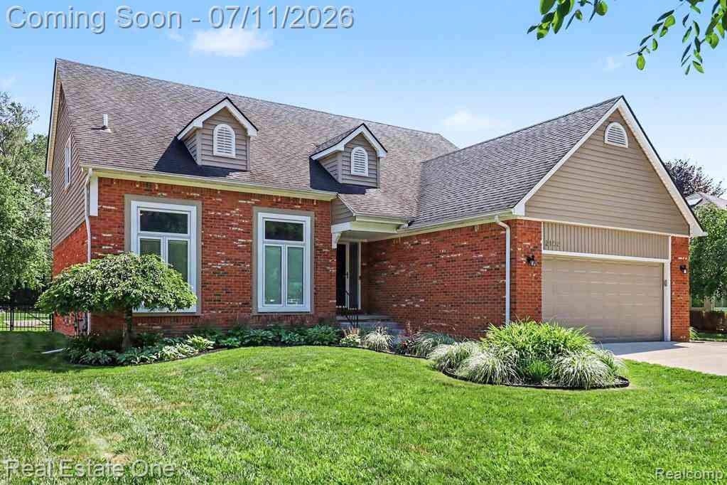 Homes For Sale - 2102 Tuscany Drive <br/> Troy, MI 48085