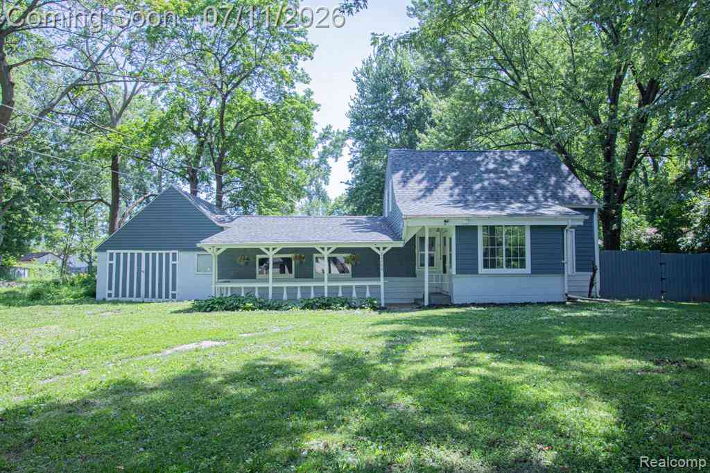 Homes For Sale - 20500 Mckishnie Street <br/> Clinton Township, MI 48035