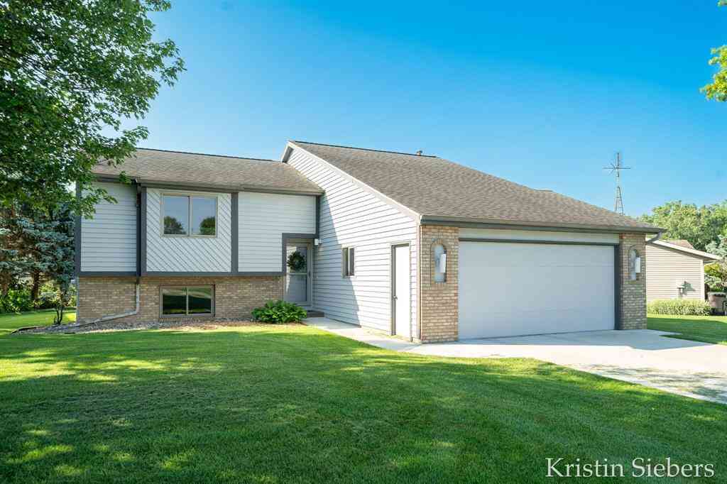 Homes For Sale - 3220 Cornerstone Lane <br/> Holland, MI 49424