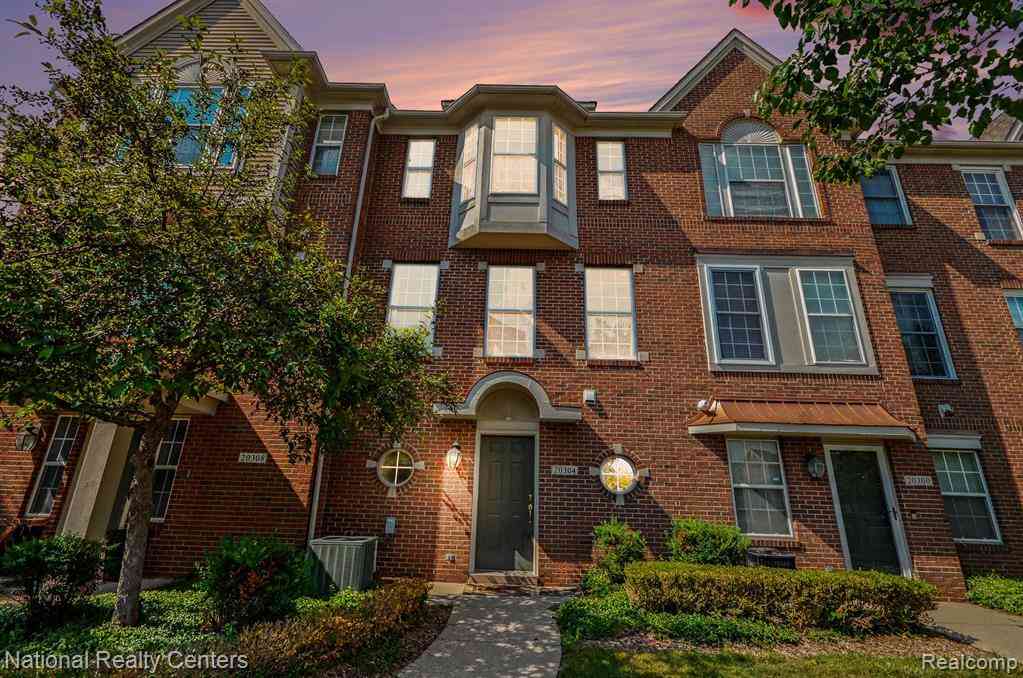 Condo For Rent - 20304 Boardwalk Boulevard <br/> Southfield, MI 48075