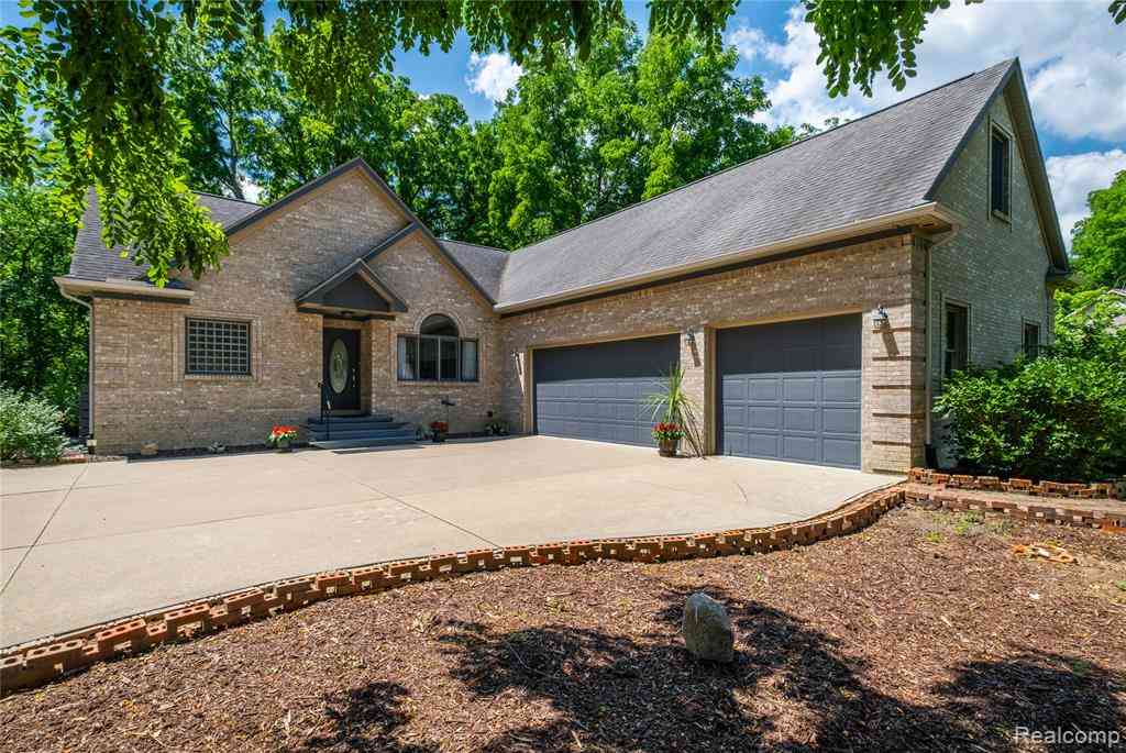 Homes For Sale - 13268 Harborview Drive <br/> Linden, MI 48451
