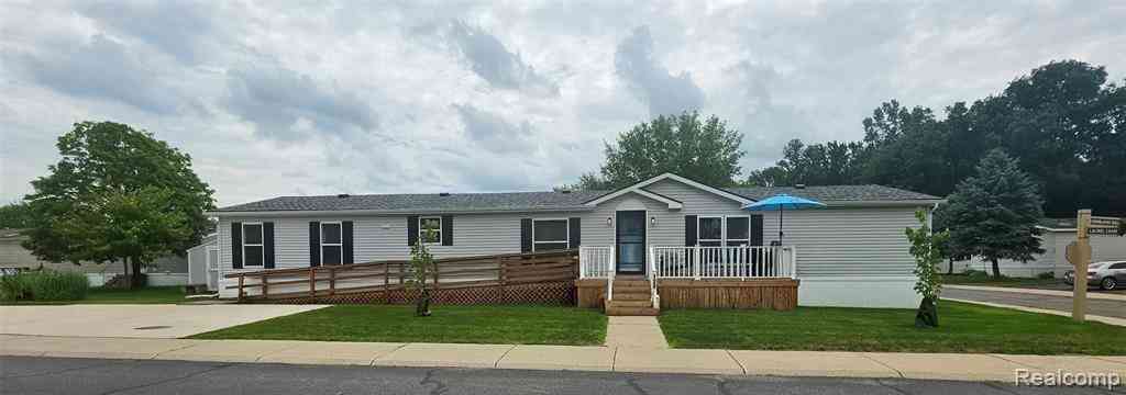 Homes For Sale - 128 Chinkapin Rill  <br/> Genesee County, Fenton, MI 48430