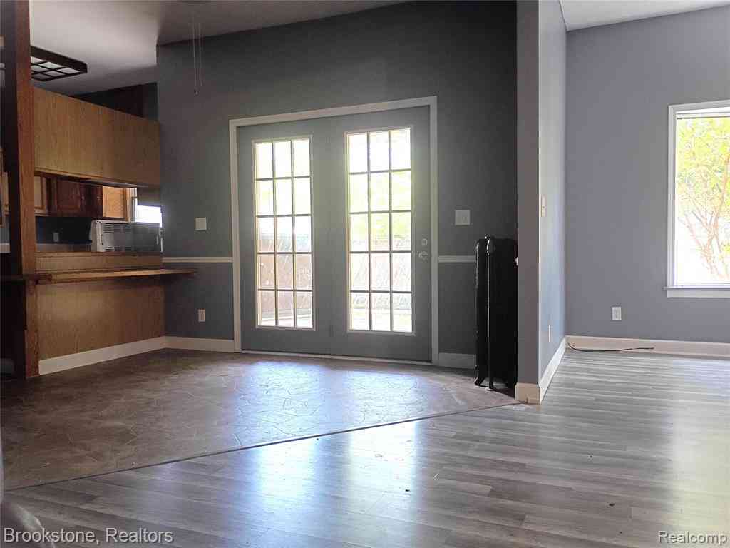 Condo For Sale - 510 Pleasant Street   #2<br/> Charlotte, MI 48813