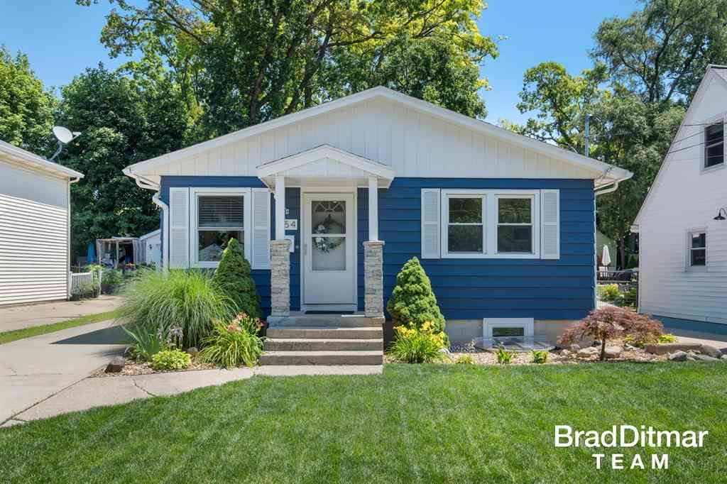 Homes For Sale - 154 Alten Avenue Ne NE<br/> Grand Rapids, MI 49503