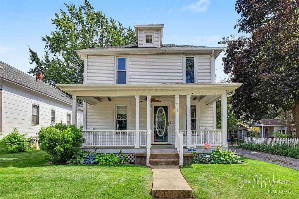 Homes For Sale - 714 Graceland Street Ne NE<br/> Grand Rapids, MI 49505