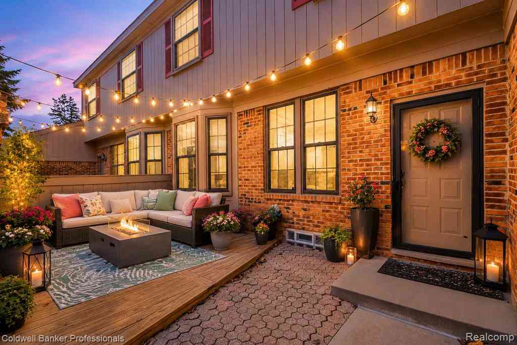 Condo For Rent - 7360 Meadowridge Drive <br/> West Bloomfield, MI 48322