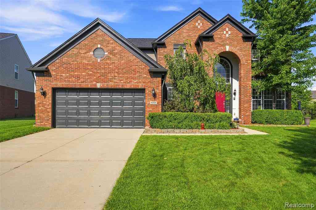 Homes For Sale - 49894 Bloomsbury Lane <br/> Macomb, MI 48044