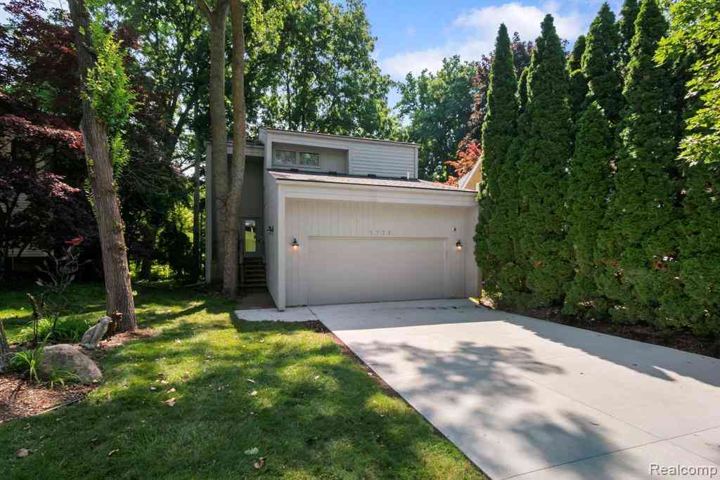 Homes For Sale - 5775 Eastman Boulevard <br/> West Bloomfield, MI 48323