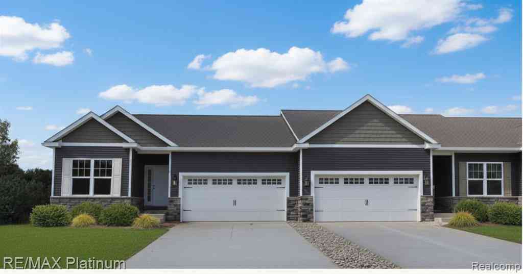 Condo For Sale - 873 Oakwood Circle  #28<br/> Fenton, MI 48430
