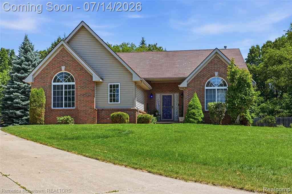 Homes For Sale - 217 Crystal Court <br/> Livingston County, Howell, MI 48843