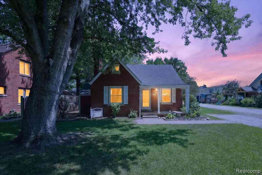 Homes For Sale - 29508 Old North River Road <br/> Harrison Township, MI 48045