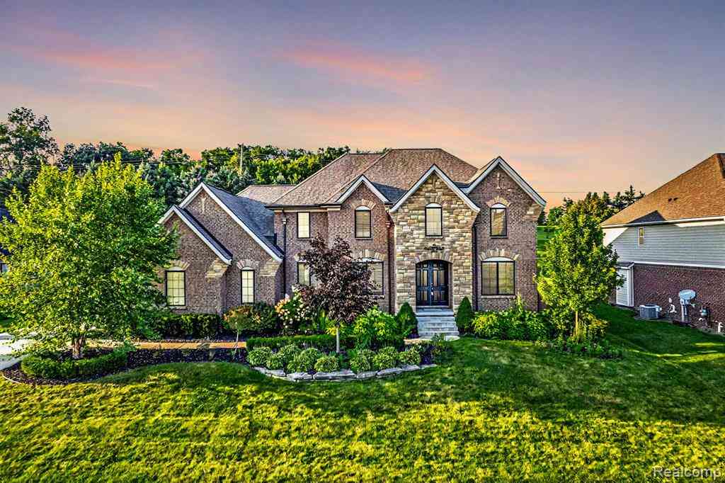 Homes For Sale - 10486 Stoney Point Drive <br/> Livingston County, South Lyon, MI 48178