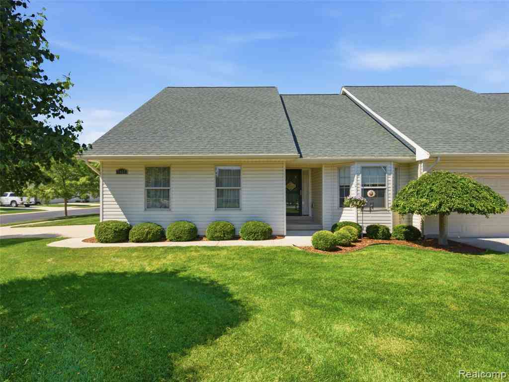 Condo For Sale - 1925 Kenneth F Brown Court <br/> Lapeer County, Imlay City, MI 48444