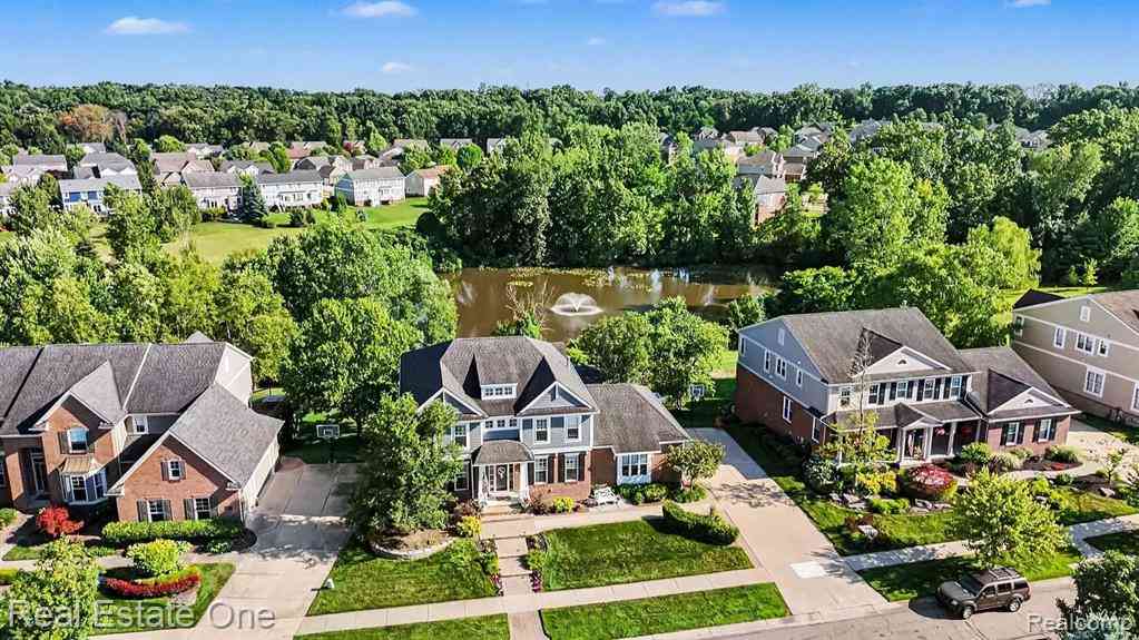 Homes For Sale - 1809 Cheshire Lane <br/> Commerce Twp, MI 48382