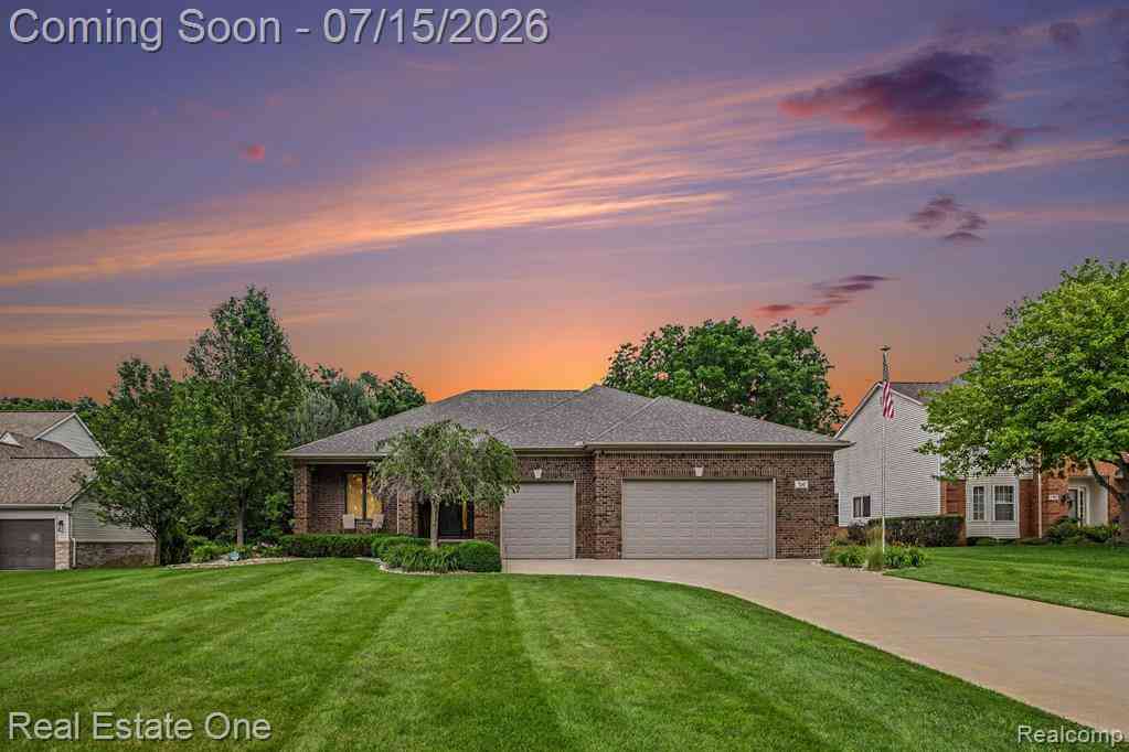 Homes For Sale - 720 Scott Drive <br/> Highland, MI 48356