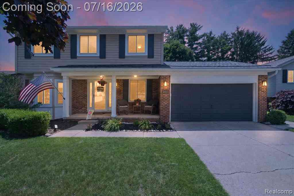 Homes For Sale - 845 Abbey Lane <br/> Milford, MI 48381