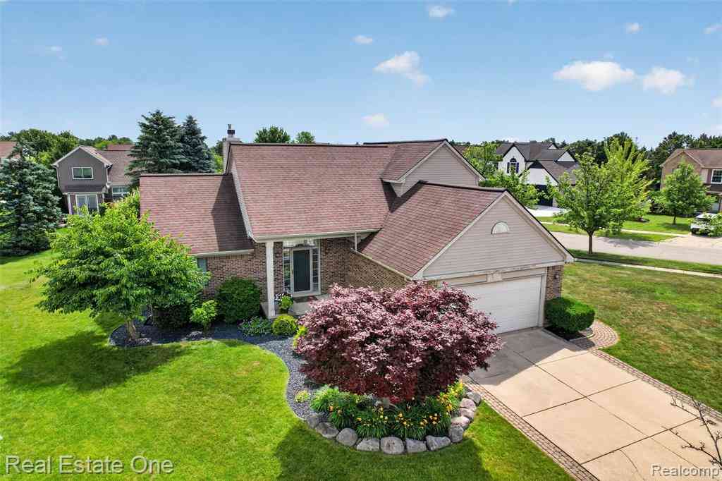 Homes For Sale - 4165 Kristine Court <br/> Canton, MI 48188