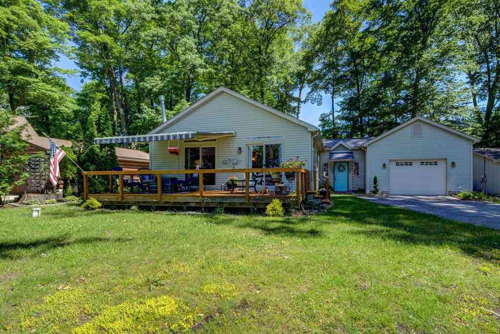 Homes For Sale - 4125 Peninsular Shores Drive <br/> Grawn, MI 49637