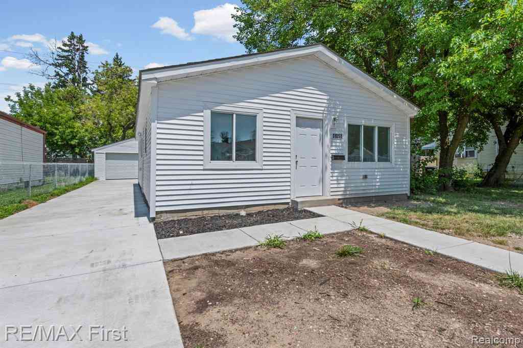 Homes For Sale - 11051 Maxwell Avenue <br/> Warren, MI 48089