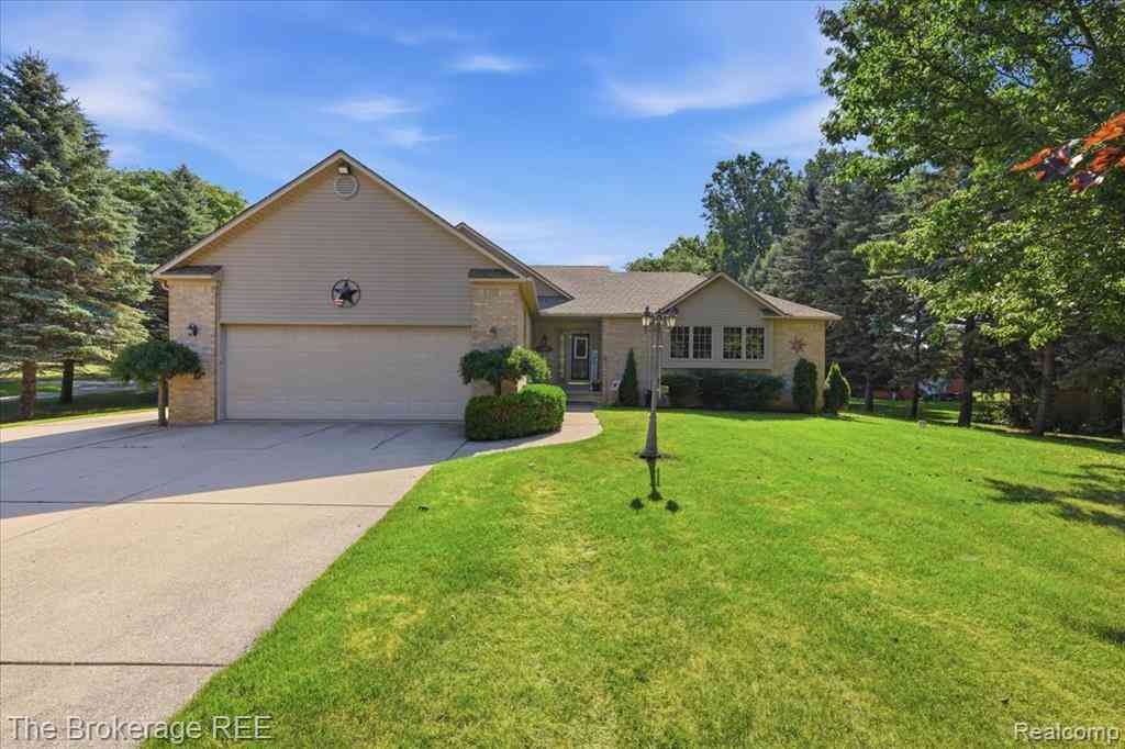 Homes For Sale - 6057 Center Road <br/> Genesee County, Grand Blanc, MI 48439