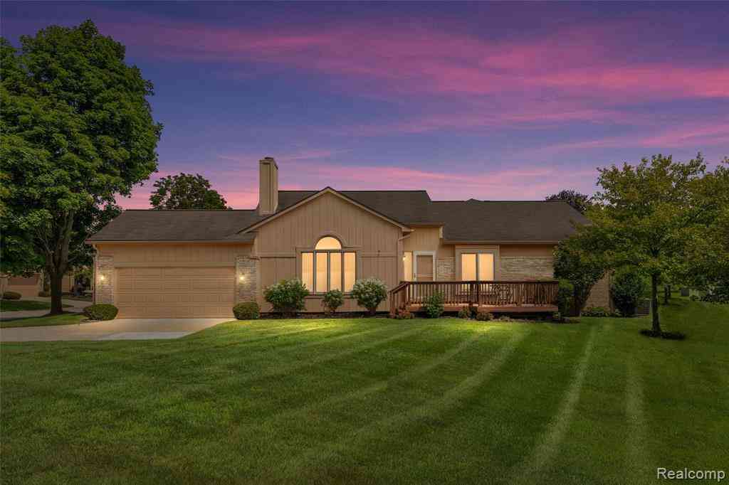 Condo For Sale - 35144 Knollwood Lane <br/> Farmington, MI 48335