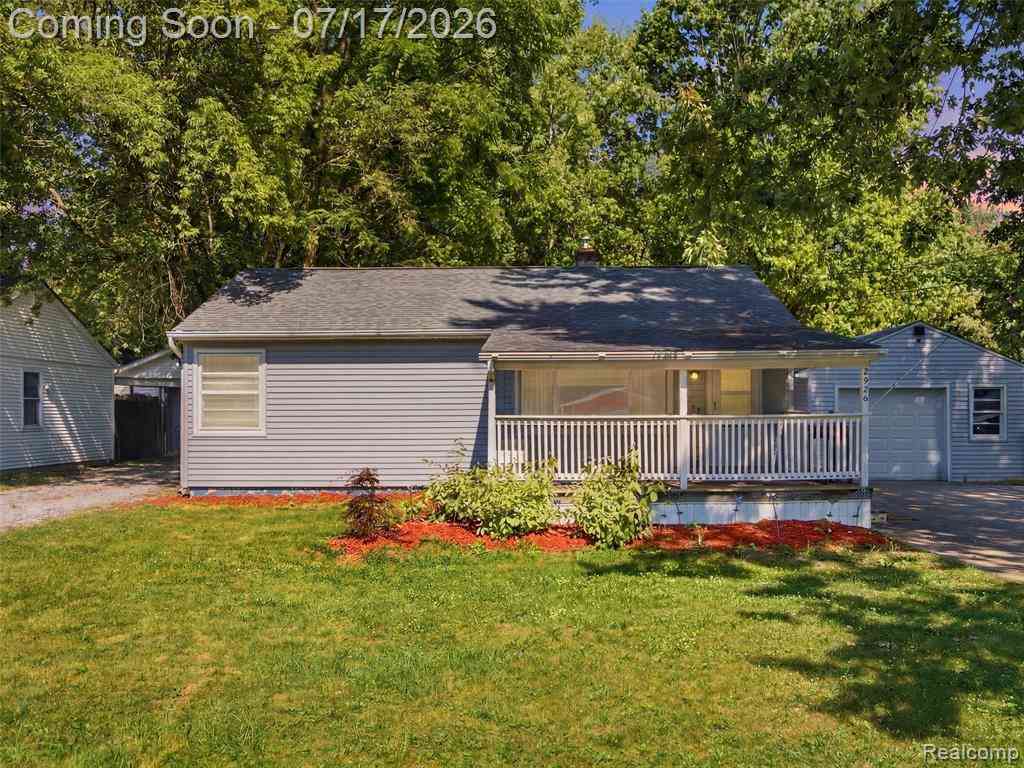 Homes For Sale - 3328 Mills Acres Street <br/> Genesee County, Flint, MI 48506