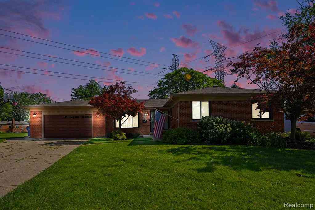 Homes For Sale - 12485 Lutz Avenue <br/> Warren, MI 48093
