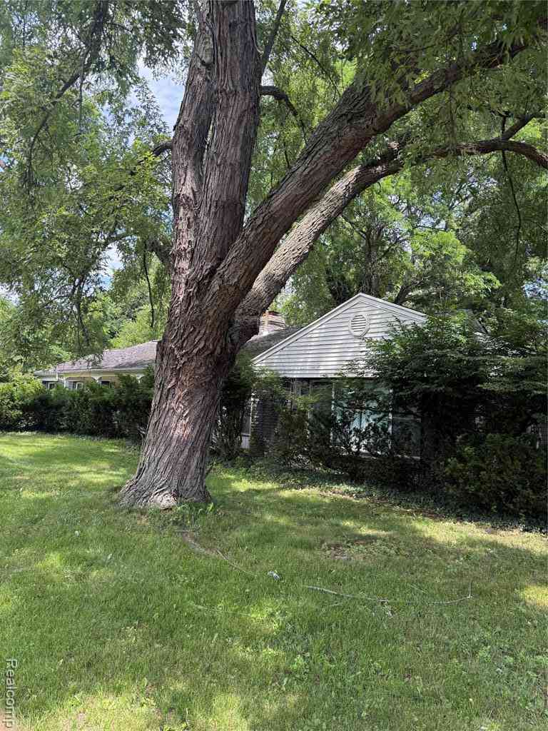 Homes For Sale - 6691 Inkster Road <br/> Bloomfield Hills, MI 48301