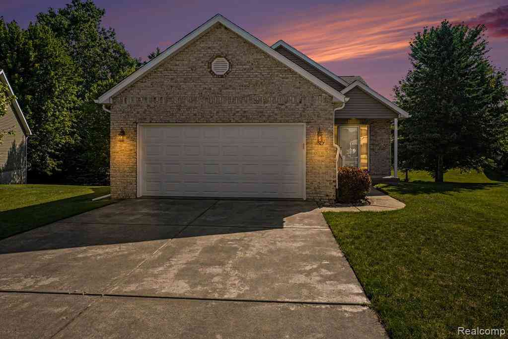 Condo For Sale - 1007 Foxglove Lane <br/> Genesee County, Davison, MI 48423