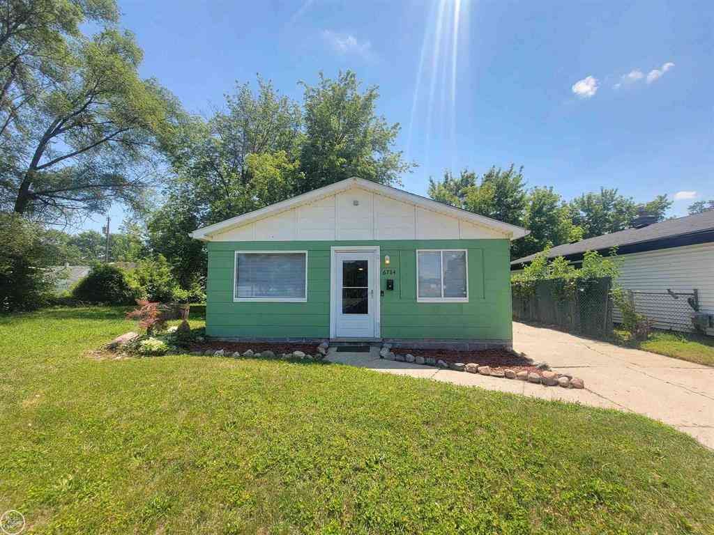 Homes For Rent - 6784 Studebaker Avenue <br/> Warren, MI 48091