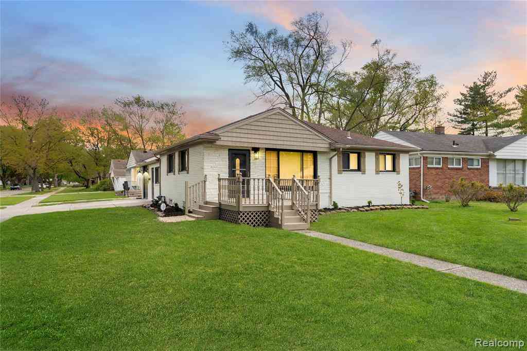 Homes For Sale - 19420 Woodmont Street <br/> Harper Woods, MI 48225