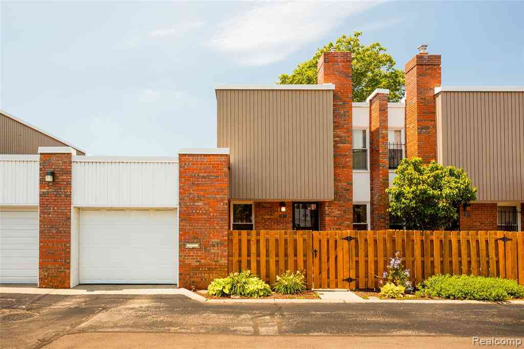 Condo For Sale - 1911 Hyde Park  <br/> Wayne County, Detroit, MI 48207
