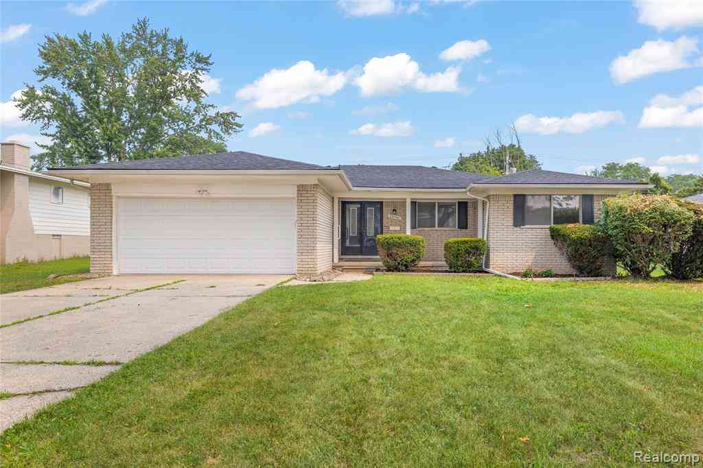 Homes For Sale - 29540 Sharon Lane <br/> Southfield, MI 48076