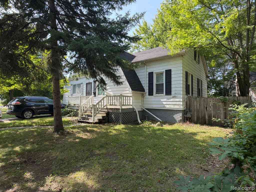 Homes For Sale - 5629 Gateshead Street <br/> Grosse Pointe, MI 48236