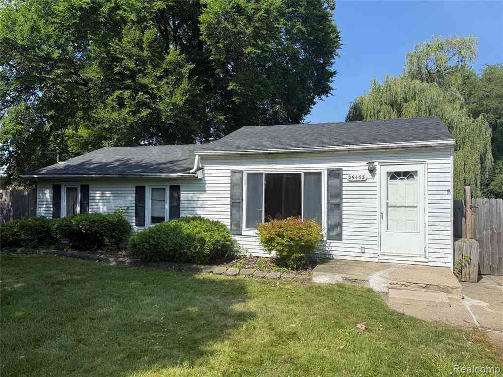 Homes For Sale - 25453 Pine View Avenue <br/> Warren, MI 48091