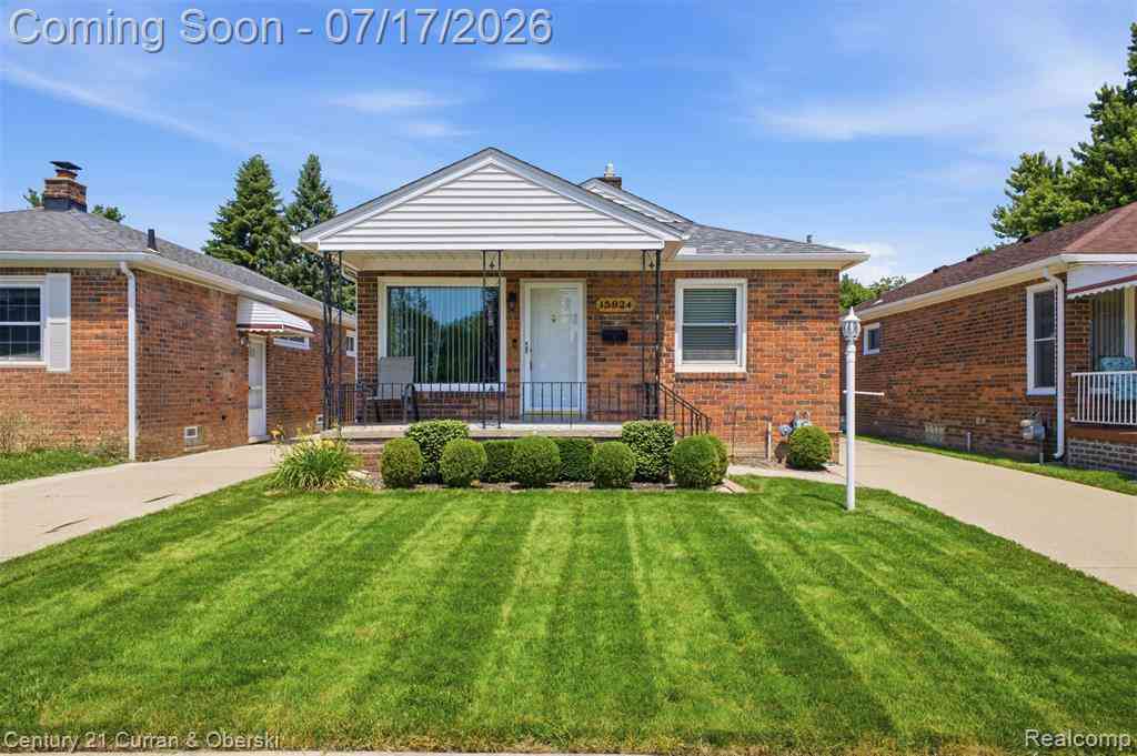 Homes For Sale - 15924 Hanover Avenue <br/> Allen Park, MI 48101