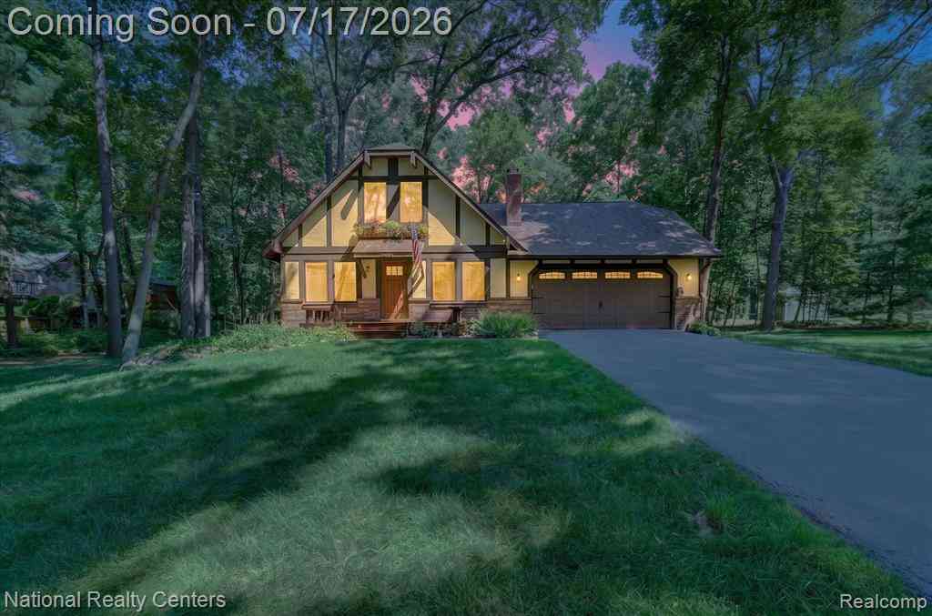Homes For Sale - 2501 E Nalone  <br/> Wixom, MI 48393