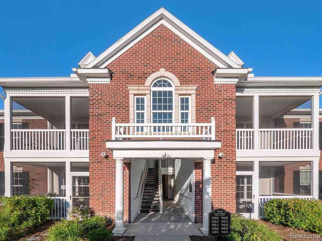 Condo For Rent - 964 W Summerfield Glen Circle  #96<br/> Ann Arbor, MI 48103