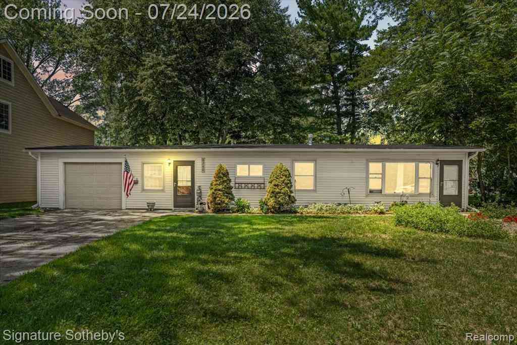 Homes For Sale - 6280 Beth  <br/> Livingston County, Brighton, MI 48116