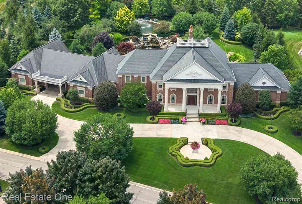 Homes For Sale - 5250 Orchard Ridge Drive <br/> Rochester, MI 48306