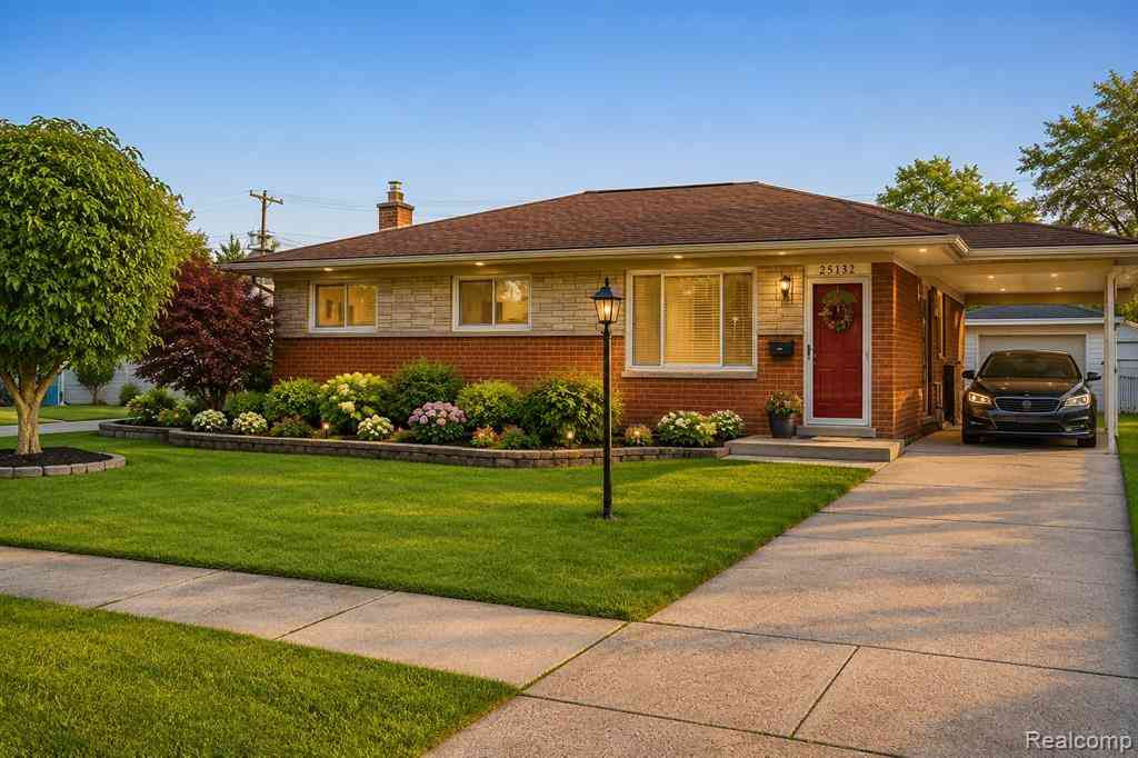 Homes For Rent - 25132 Saint Clement Drive <br/> Warren, MI 48089