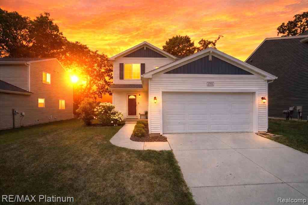 Homes For Sale - 2793 Sycamore River Drive <br/> Livingston County, Fowlerville, MI 48836