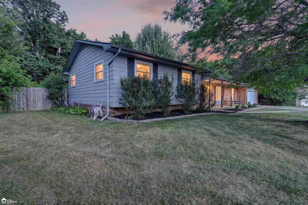 Homes For Sale - 1392 Wagon Wheel Circle <br/> Genesee County, Grand Blanc, MI 48439